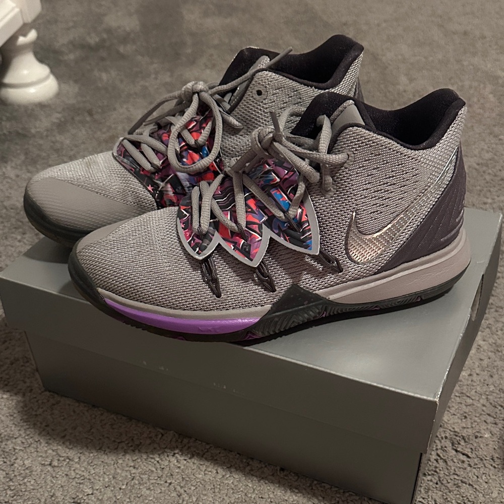Nike Kyrie 5 Kids Basketball Sneakers